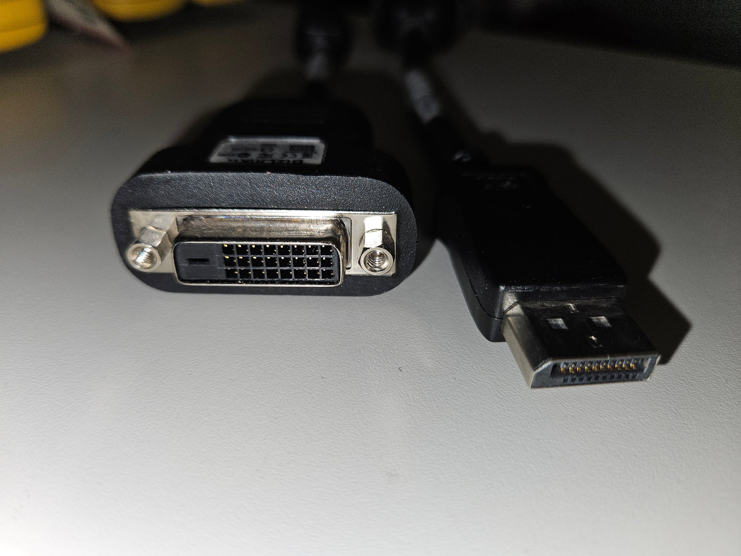 NVIDIA/BizLink Adapter DisplayPort-Stecker > DVI-D Buchse (NVIDIA: 030-0173-000 / BIZ: KS10009-007)