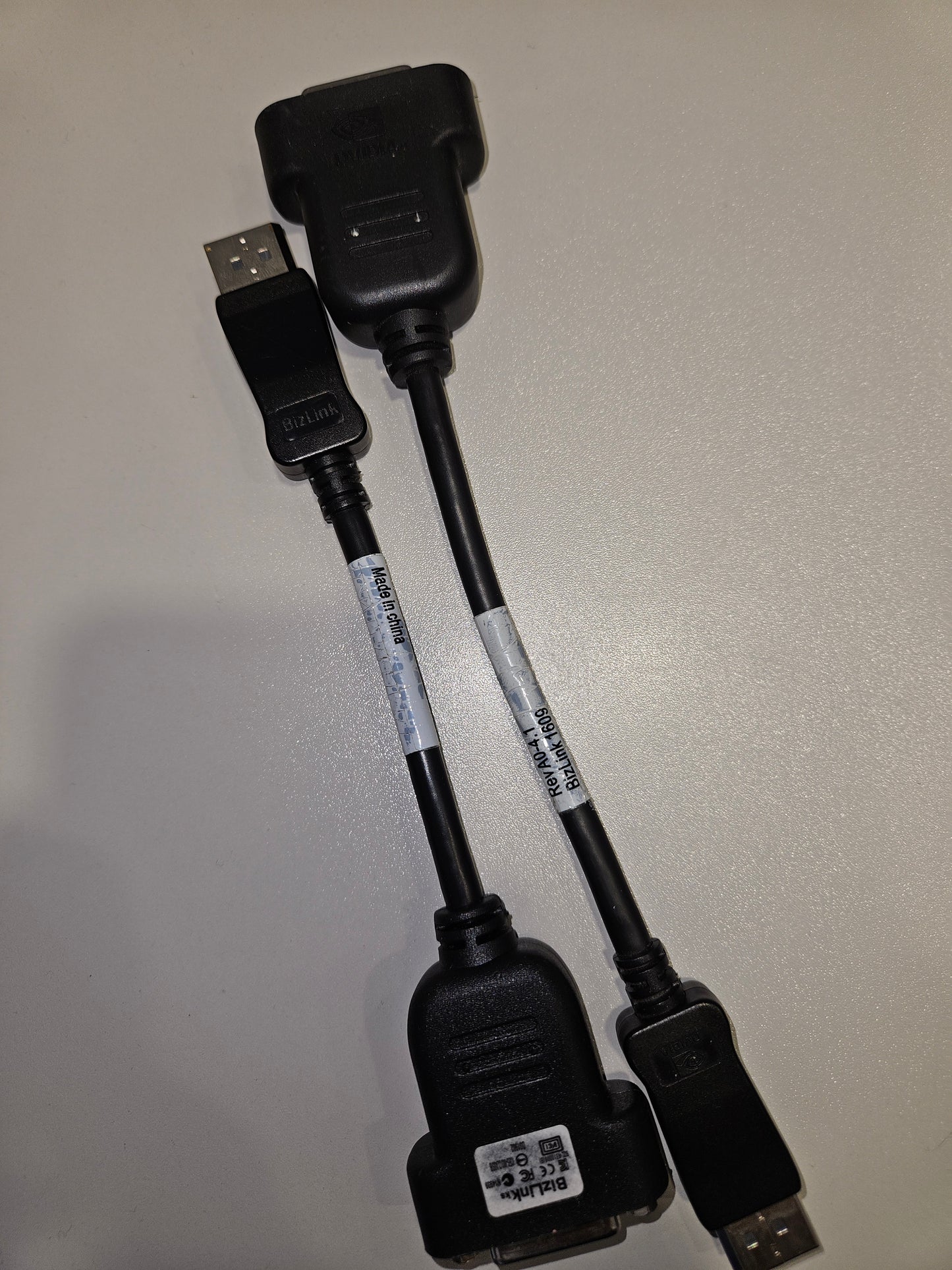 NVIDIA/BizLink Adapter DisplayPort-Stecker > DVI-D Buchse (NVIDIA: 030-0173-000 / BIZ: KS10009-007)