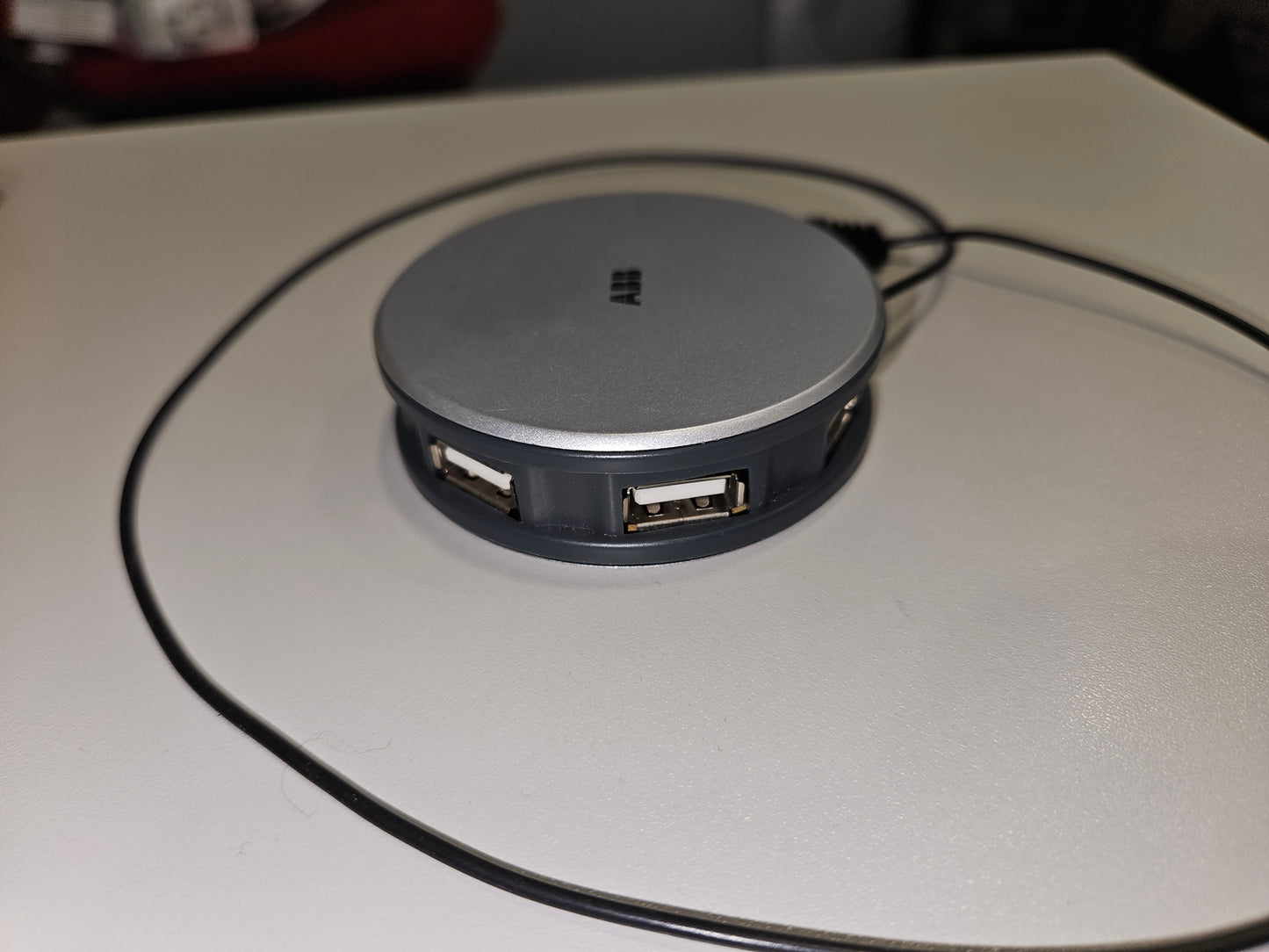 ABB USB 2.0 Hub mit 4 Plätzen